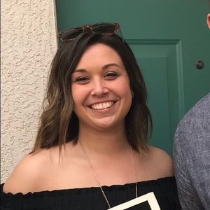 Meet your Posher, Kayla